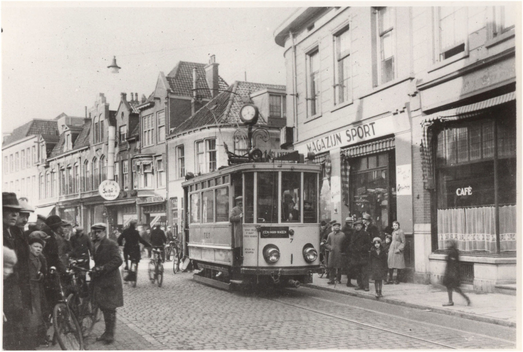 Motorrijtuig 1 van de Twentsche Elektrische Tram (TET 1). De tram reed onder meer door de Gronausestraat. Foto: Guus Ferée