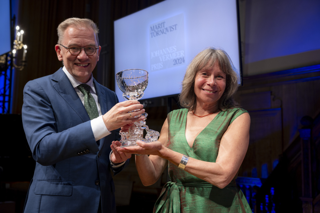 Minister Eppo Bruins en laureaat Marit Törnqvist. Foto Anne Reitsma