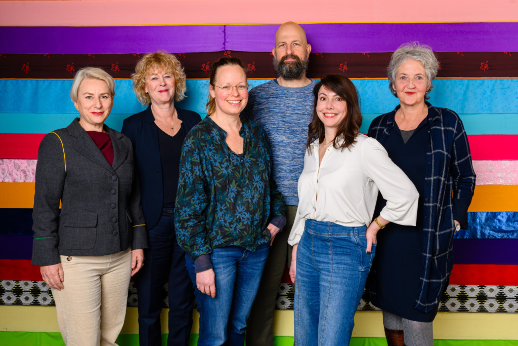 v.l.n.r. Neeltje Timmers, Erna aan de Stegge, Carlijn Diesfeldt, Boris Brink, Farah Wilbers en Rebecca Nelemans. Foto: Roy Beusker.